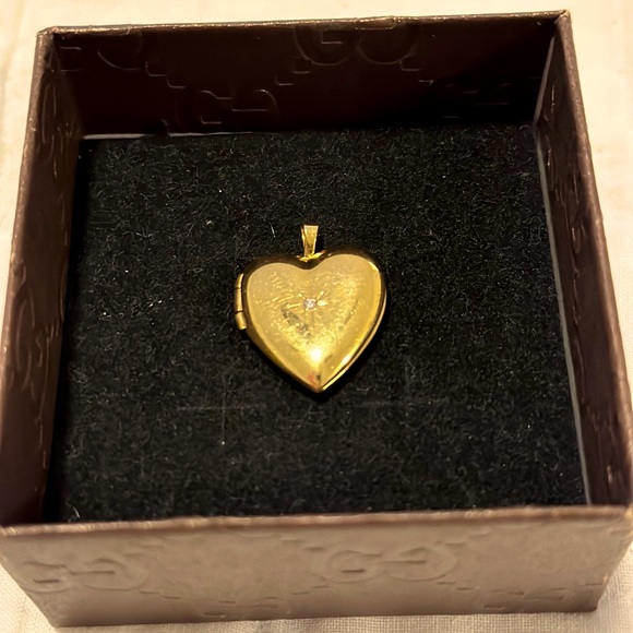 1 day BIG SALE! 10K heart locket pendant ✨ - Picture 2 of 4